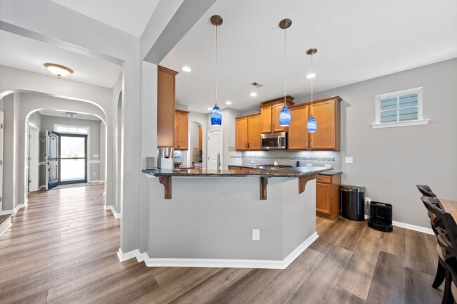 Building Photo - Stunning Apex Home with First-Floor Privat...
