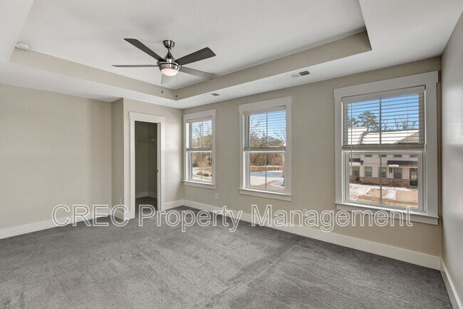 Building Photo - 7811 Park Gate Dr