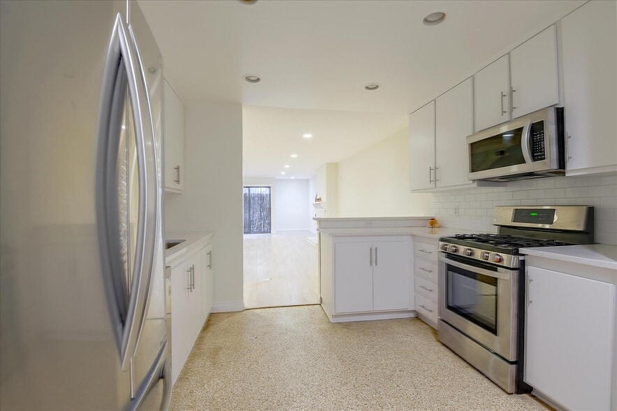 Building Photo - 1940 N Highland Ave