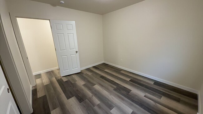 Building Photo - 3322 Tierra Dr NE
