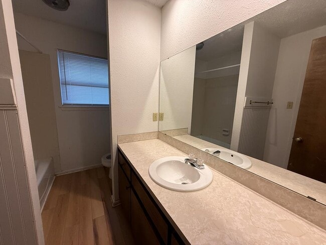 Building Photo - 6428 Amber Dr