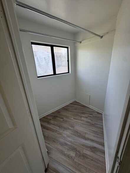 Building Photo - 270 Stone Rd