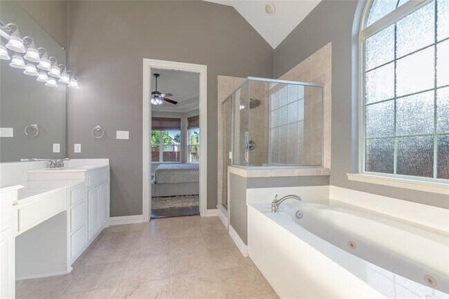 Building Photo - 5327 Elm Spring Ln