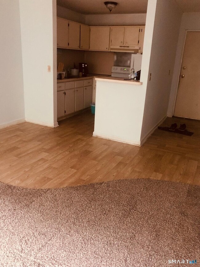 Building Photo - 25 Donna Dr