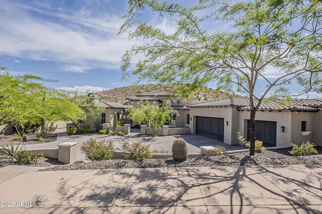 Building Photo - 12016 N Sunset Dr