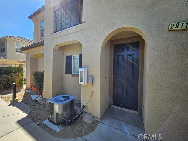 Building Photo - 1800 E Lakeshore Dr