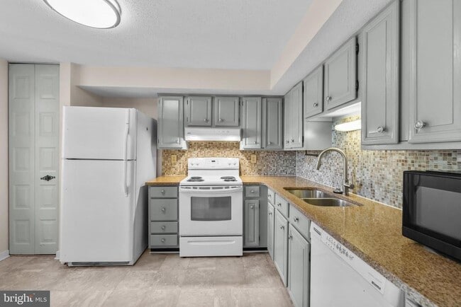 Building Photo - 6832 Heatherway Ct