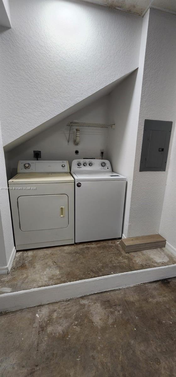 Building Photo - 2403 Centergate Dr