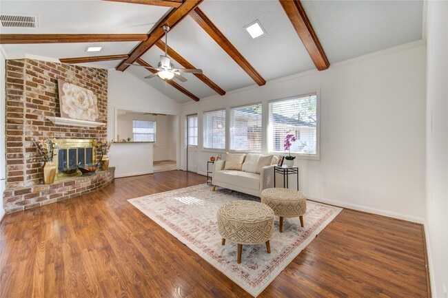 Building Photo - 1107 Blue Willow Dr