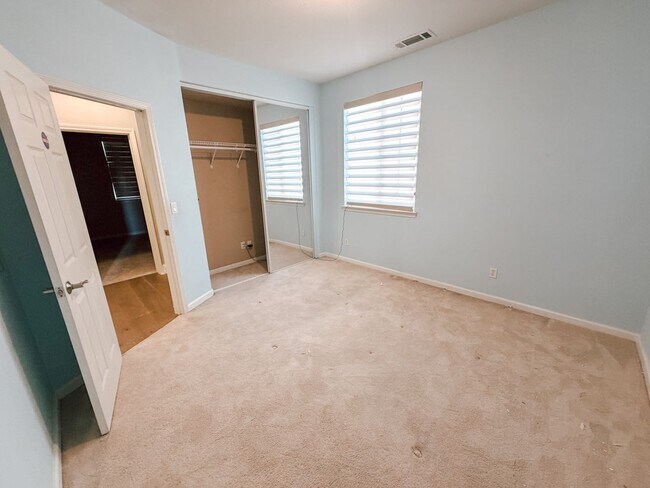 Building Photo - 6238 Murdock Way