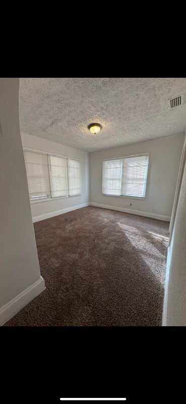 Building Photo - 519 W 25th St