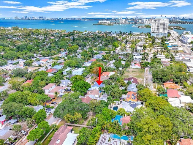 Building Photo - 876 NE 81st St