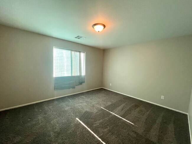 Building Photo - Beautiful Home in Valley Vista Available S...