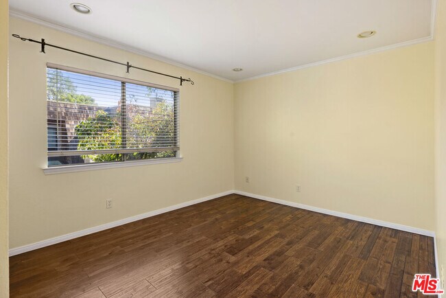 Building Photo - 13360 Maxella Ave