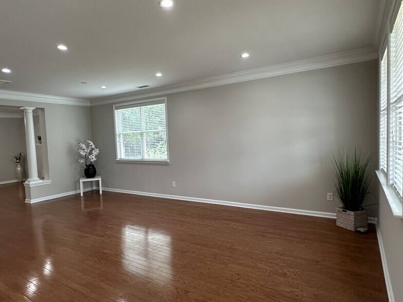 Building Photo - 205 Bog Hill Ln