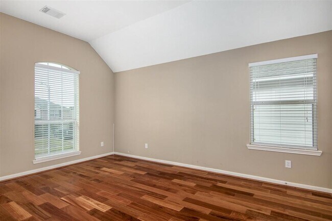 Building Photo - 11215 Burmese Ln