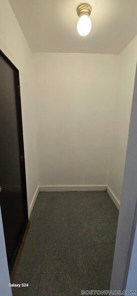 Building Photo - 125 Capen St