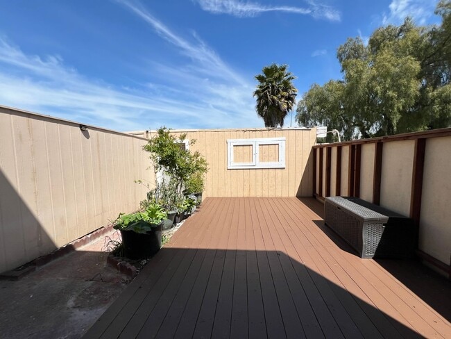 Building Photo - 2188 Luz Ave