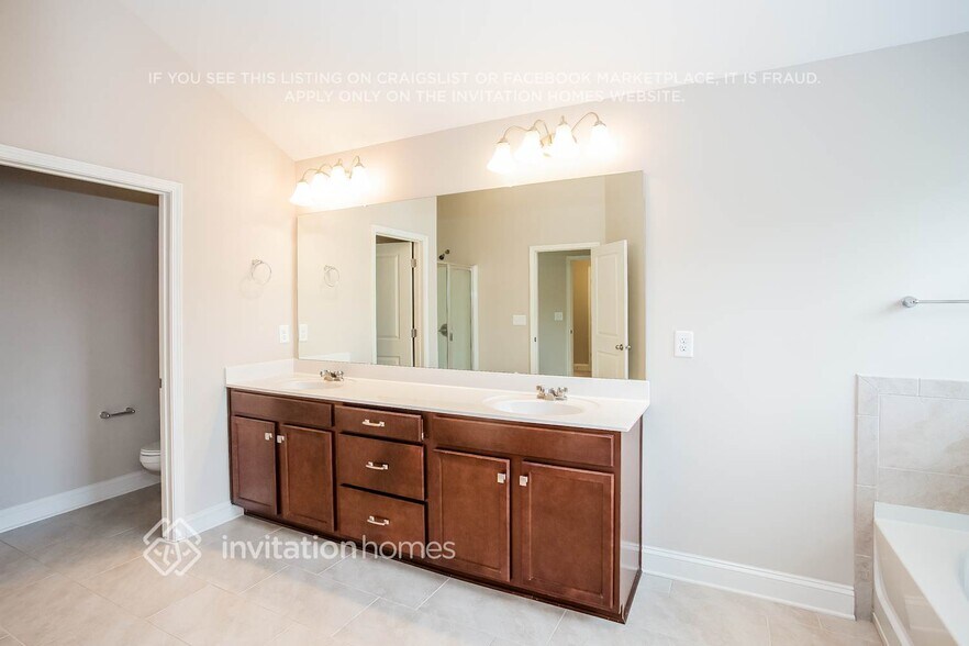 Building Photo - 112 Four Seasons Way