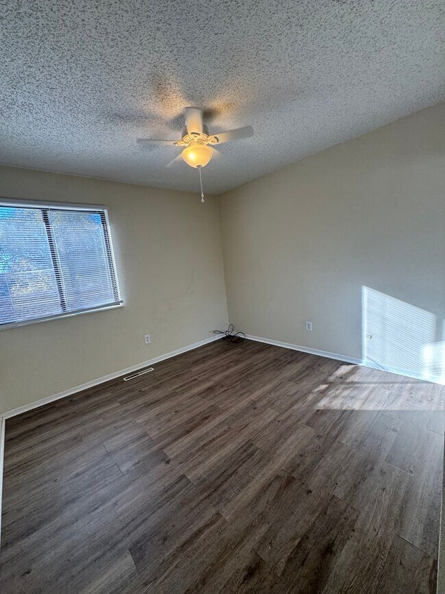 Building Photo - 605-607 West 15th st