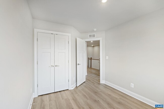 Building Photo - 5022 Lindley Pl