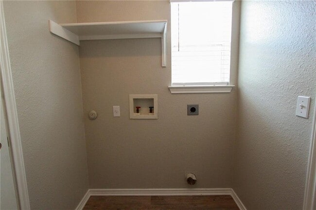 Building Photo - 14909 Chamberlain Ct