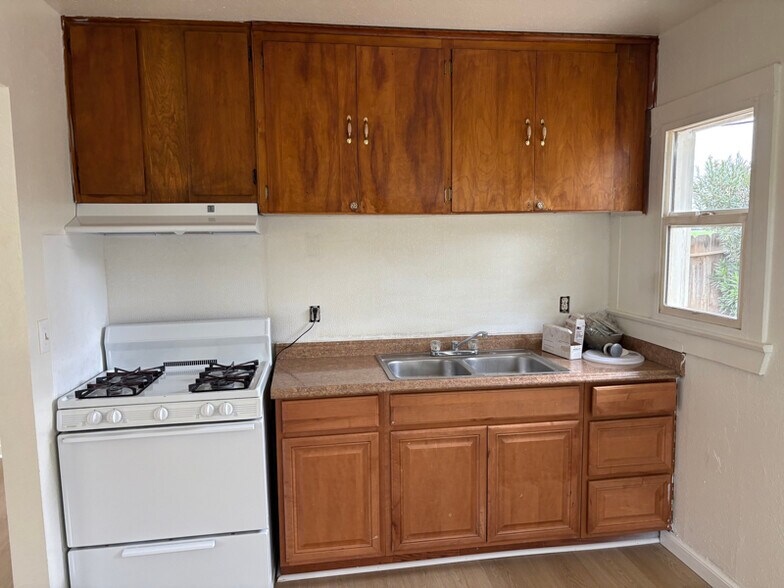 Building Photo - 15933 W Hanford Armona Rd