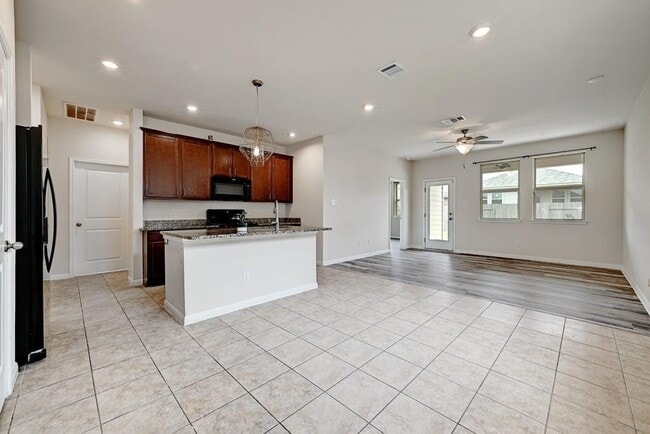 Building Photo - 11820 Sandy Lodge Ct