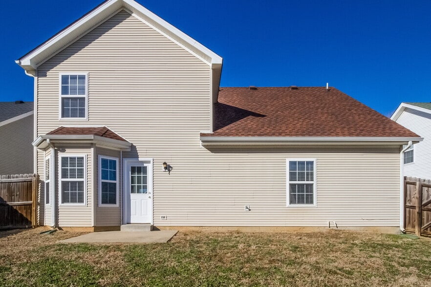Building Photo - 1449 Westview Dr