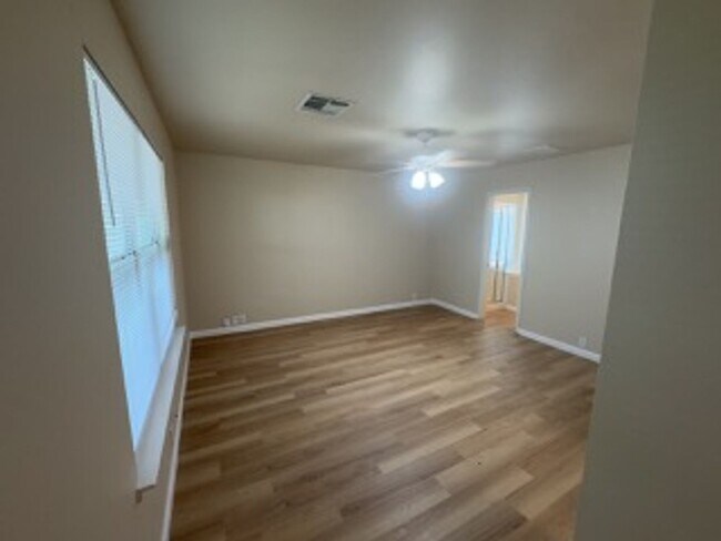 Building Photo - 927 Rustling Cove
