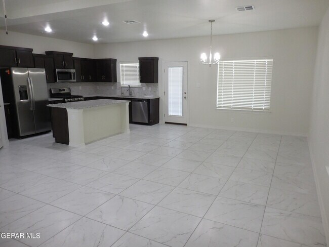 Building Photo - 12800 Giovanni Grajeda Ave