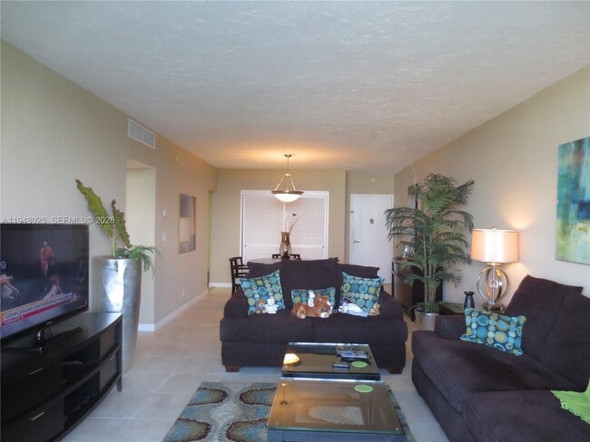 Building Photo - 3000 S Ocean Dr