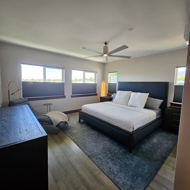 Building Photo - Turn-key Fully Furnished in Paradise Ridge...