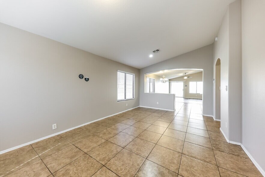 Building Photo - 13286 W Acapulco Ln