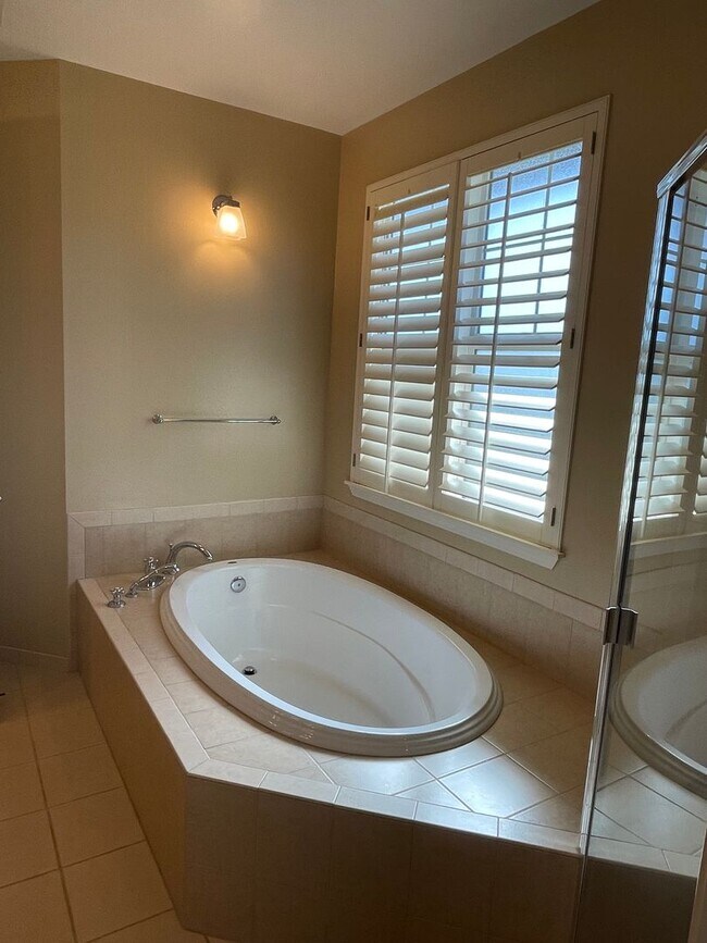 Building Photo - SOUTH MAUI BEAUTIFUL HOME WITH POOL IN MOANA ESTATES --Move in Special, month of April discounted...