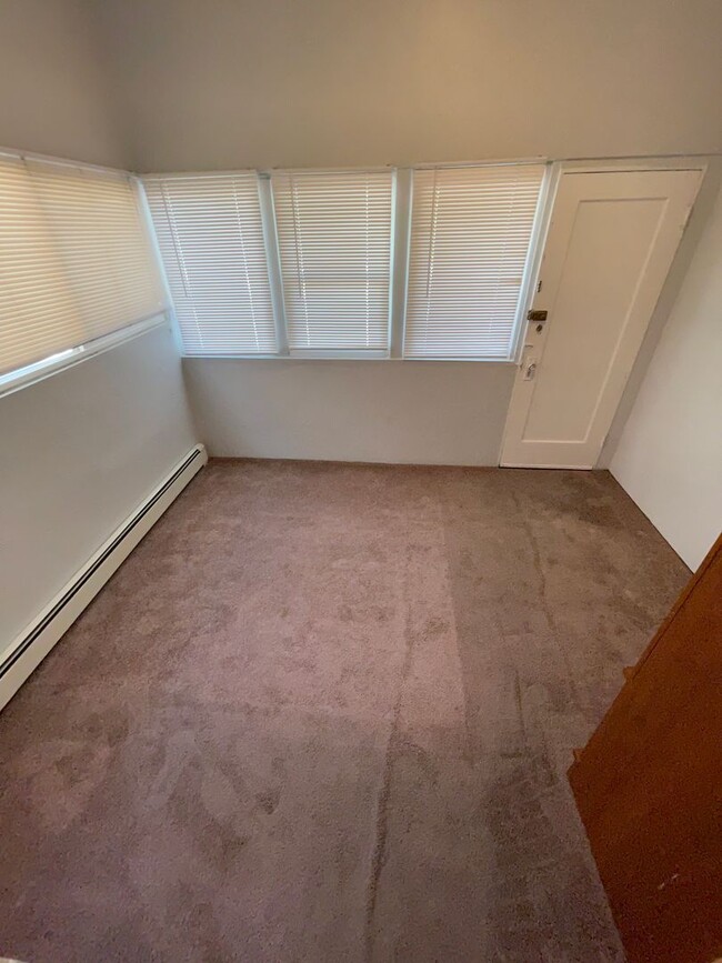 Building Photo - Must See Two Bedroom in SLC Avenues! $1695