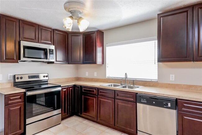 Building Photo - 1637 Pintail Ct