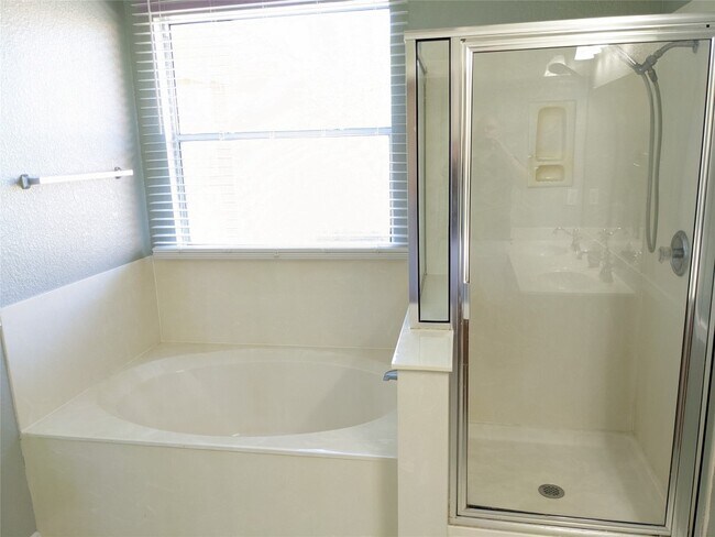 Building Photo - 17518 Wiseman Dr