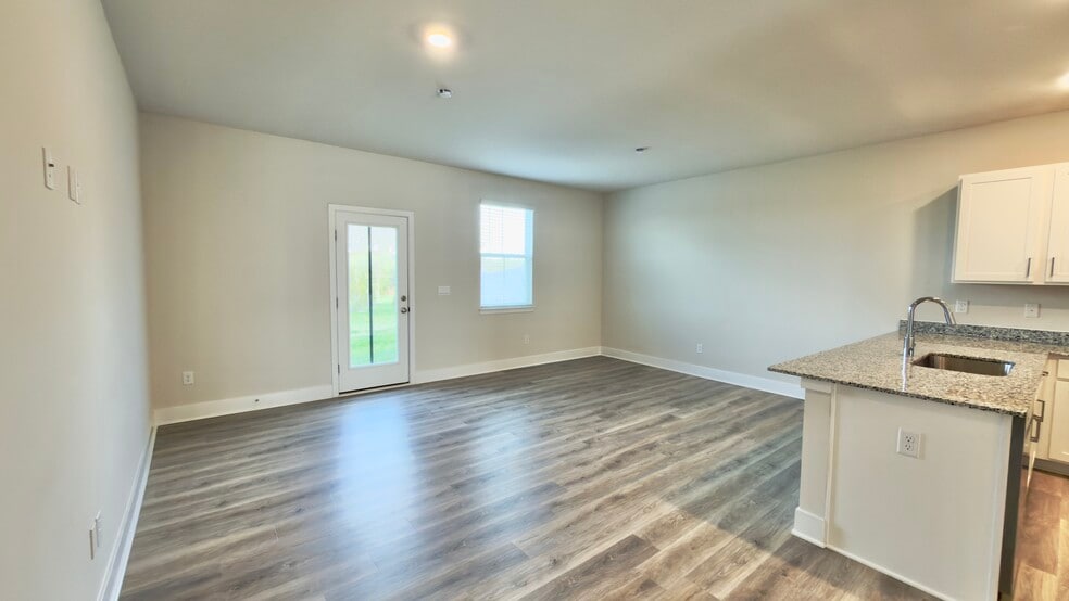 Living Room - 106 Hopi Pl