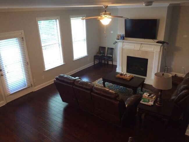 Building Photo - 1210 Composer Ln