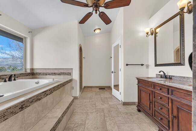 Building Photo - 155 Pioche Rd