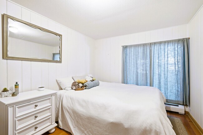 Building Photo - 499 Pine Song Trail