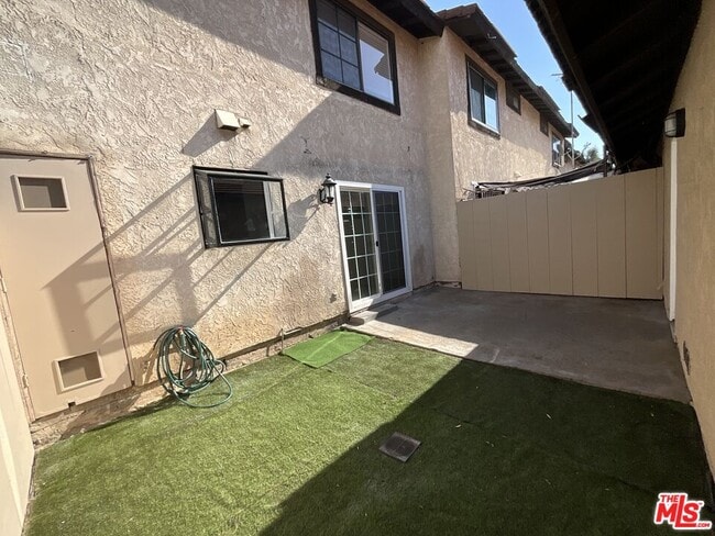 Building Photo - 142 E Merrill Ave