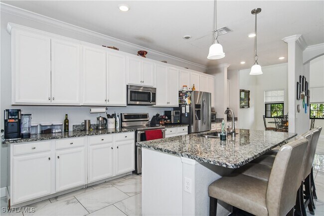 Building Photo - 9327 Glenforest Dr