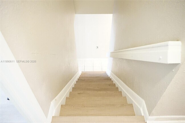 Building Photo - 331 NW 82nd Ave