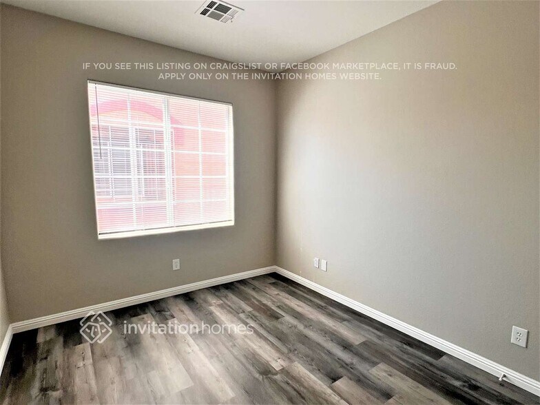 Building Photo - 708 Emerald Idol Pl