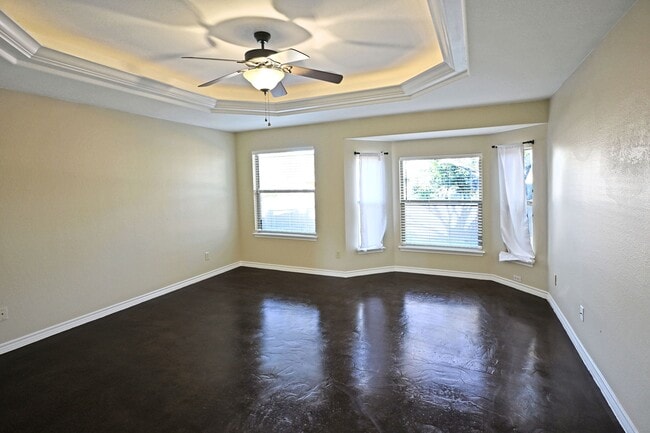 Building Photo - 2223 Sun Chase Blvd