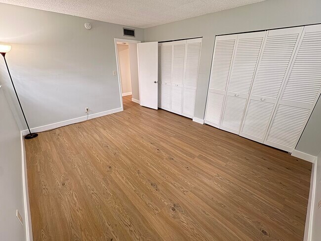 Building Photo - 4167 NW 90th Ave