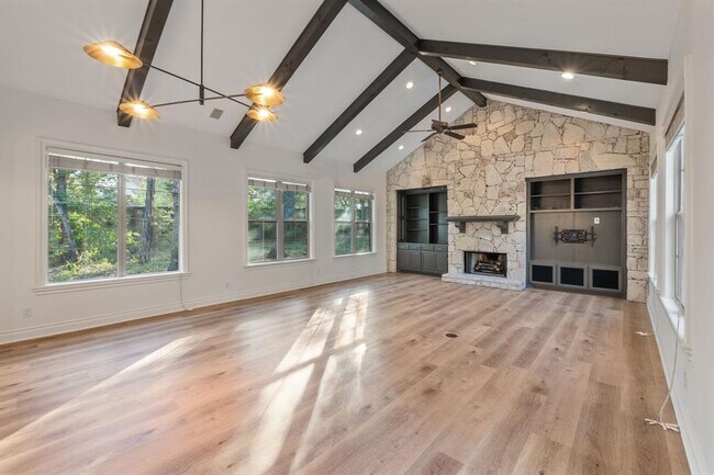 Building Photo - 7228 Oak Shores Dr