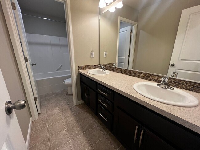 Building Photo - Updated 4 Bedroom Lacey/Hawks Prairie Home for Rent